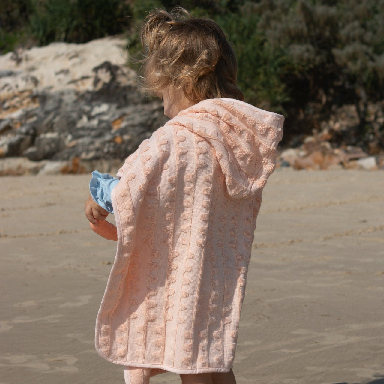 GROWN TERRY TOWELLING FLOW PONCHO: PEACHY