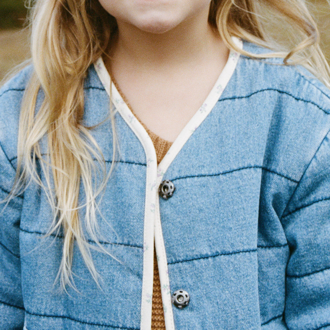 GROWN QUILTED REVERSIBLE JACKET: DENIM/GARDEN