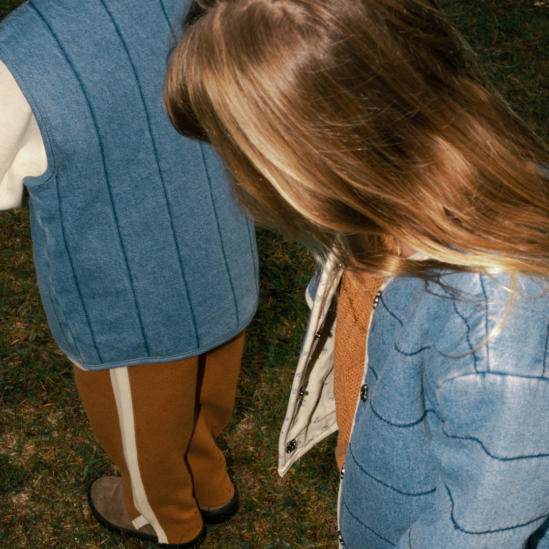 GROWN QUILTED REVERSIBLE VEST: DENIM/PAINT