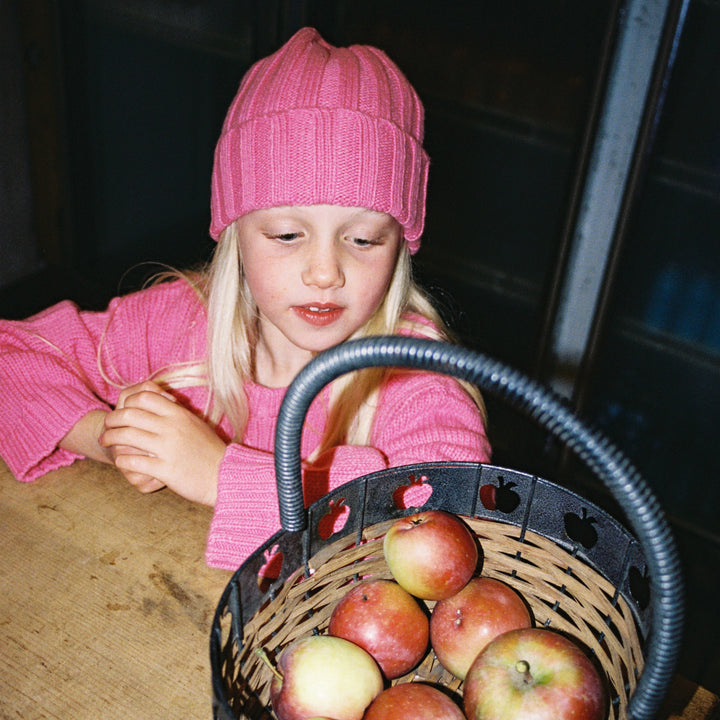 GROWN MERINO BLEND RIB KNIT BEANIE: RASPBERRY