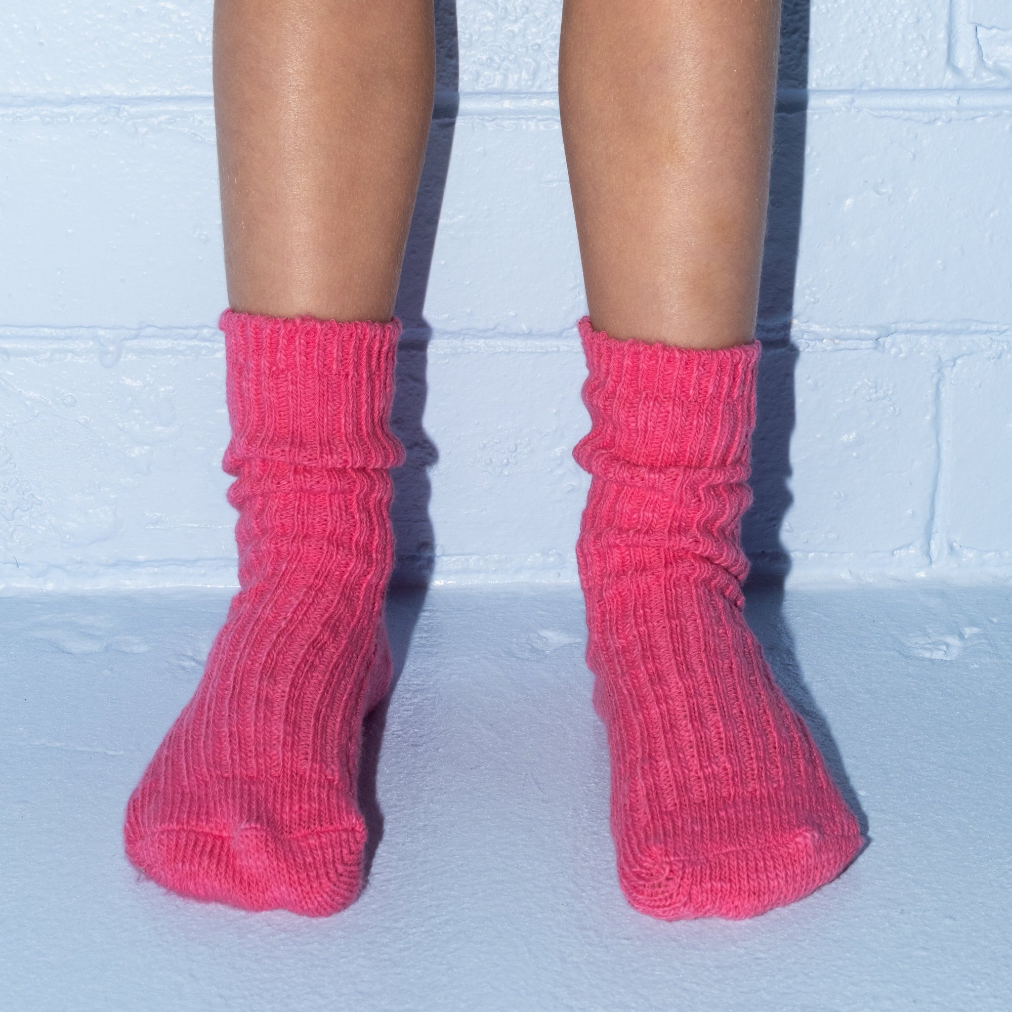 GROWN COTTON SLUB CHUNKY RIB SOCKS: RASPBERRY