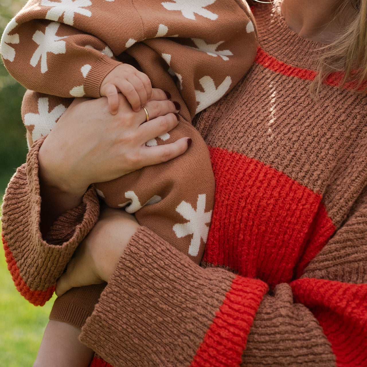GROWN LADIES ORGANIC TEXTURED RIB PULL OVER: EARTH/SAUCE