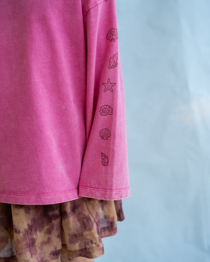 Grown Shelly LS Tee Floss styled