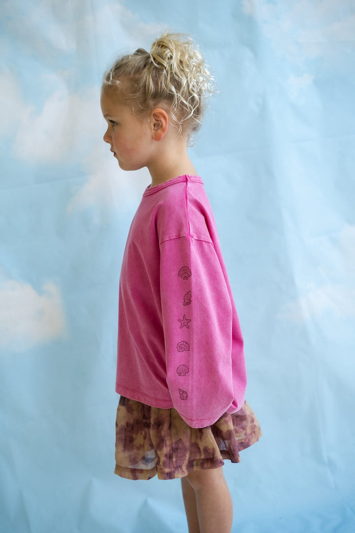 Grown Shelly LS Tee Floss styled
