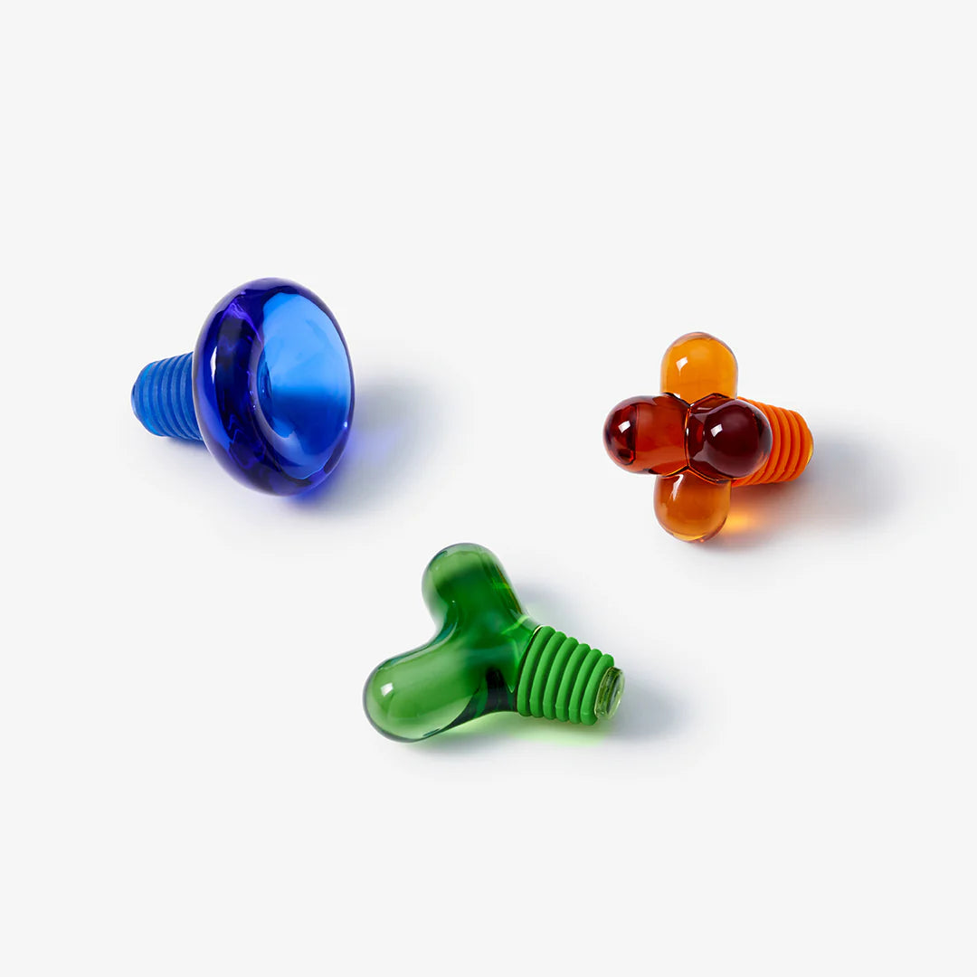 AREAWARE HOBKNOB BOTTLE STOPPER: AMBER