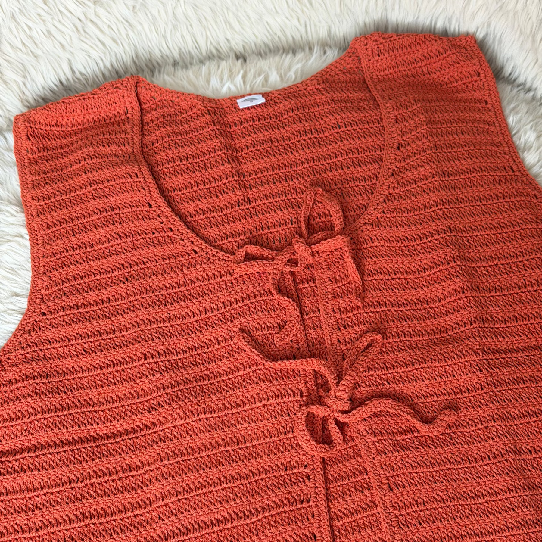 ATMOSEA CROCHET TIE VEST: RUST