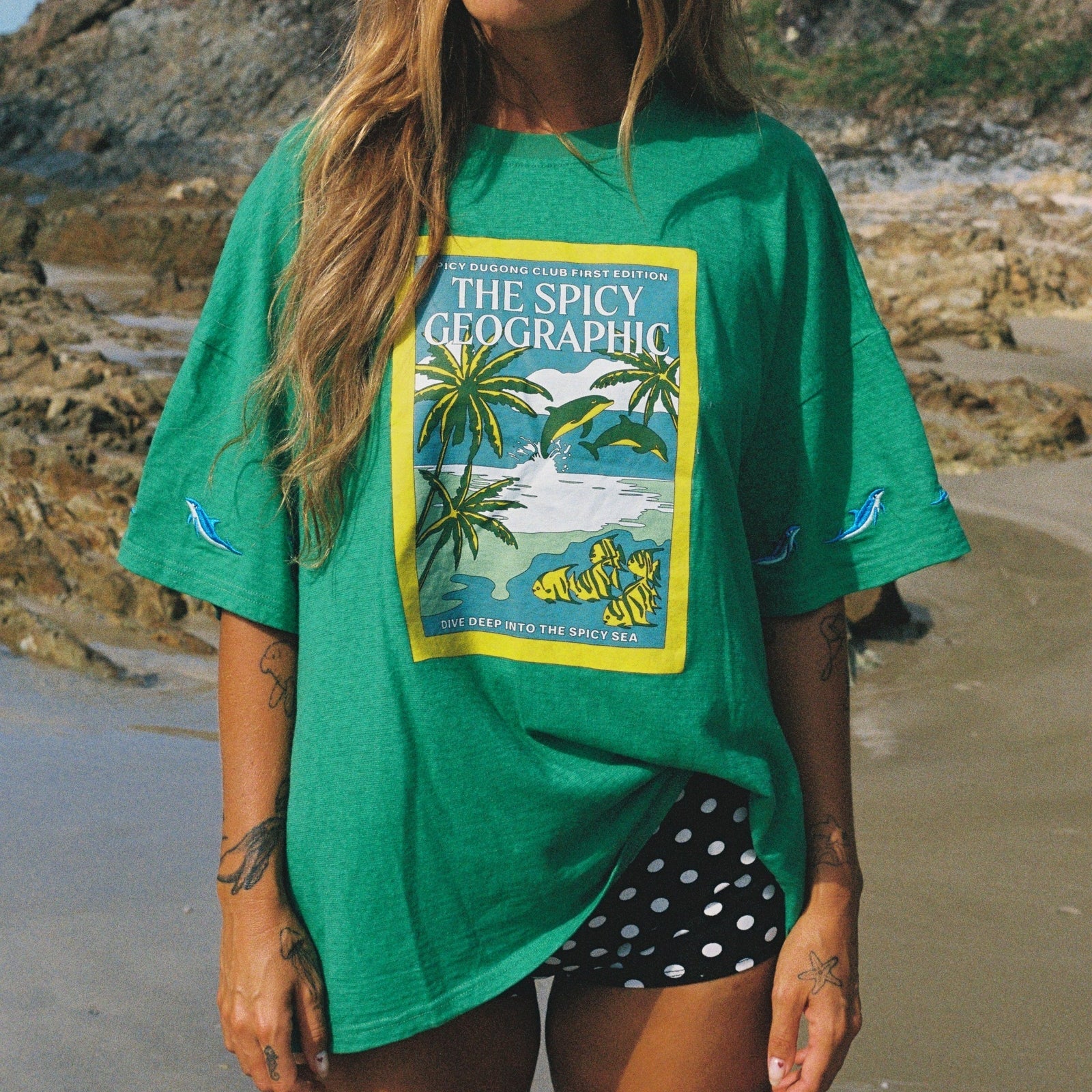 SPICY DUGONG SPICY GEO TEE: GREEN