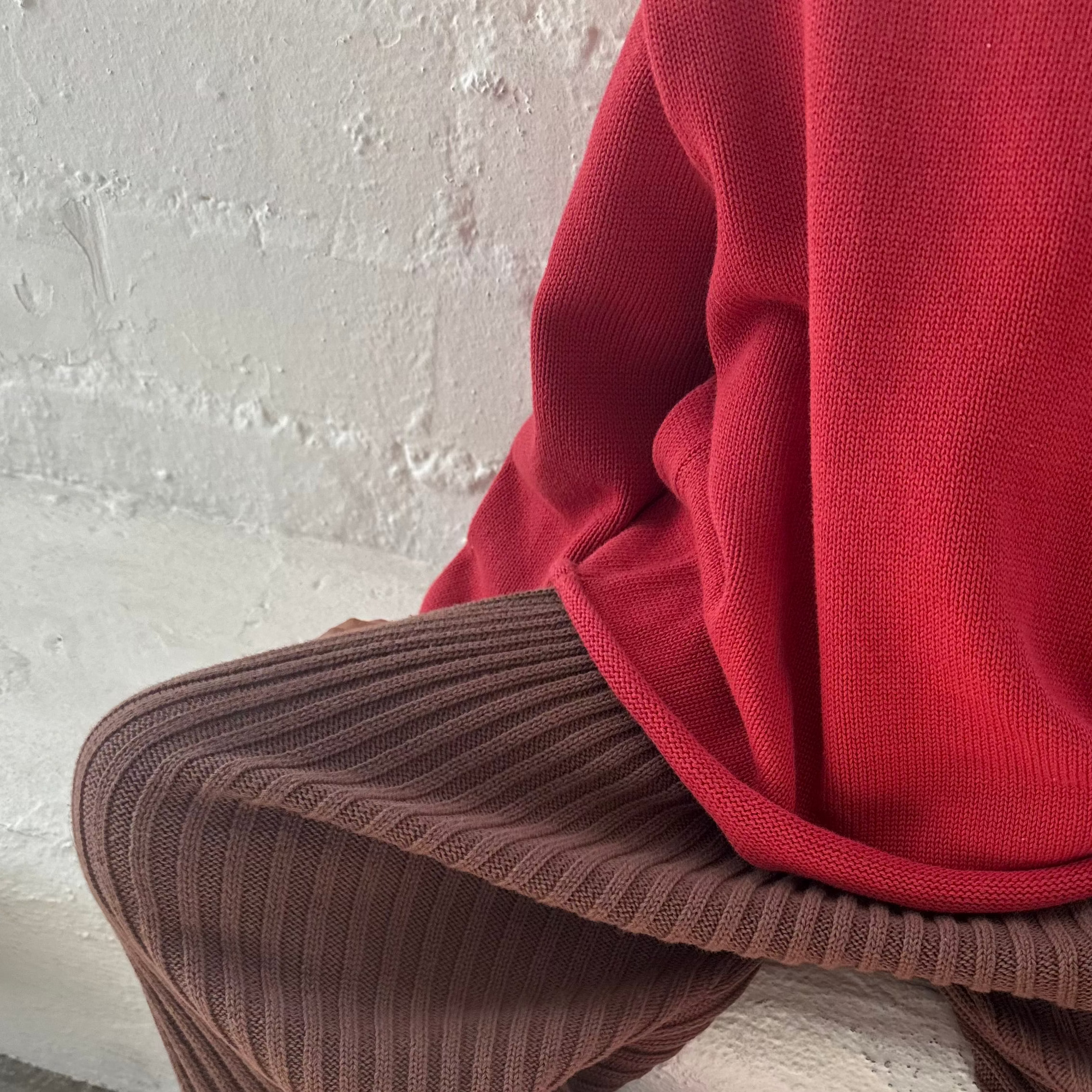 ILLOURA THE LABEL ESSENTIAL KNIT JUMPER: CHILLI