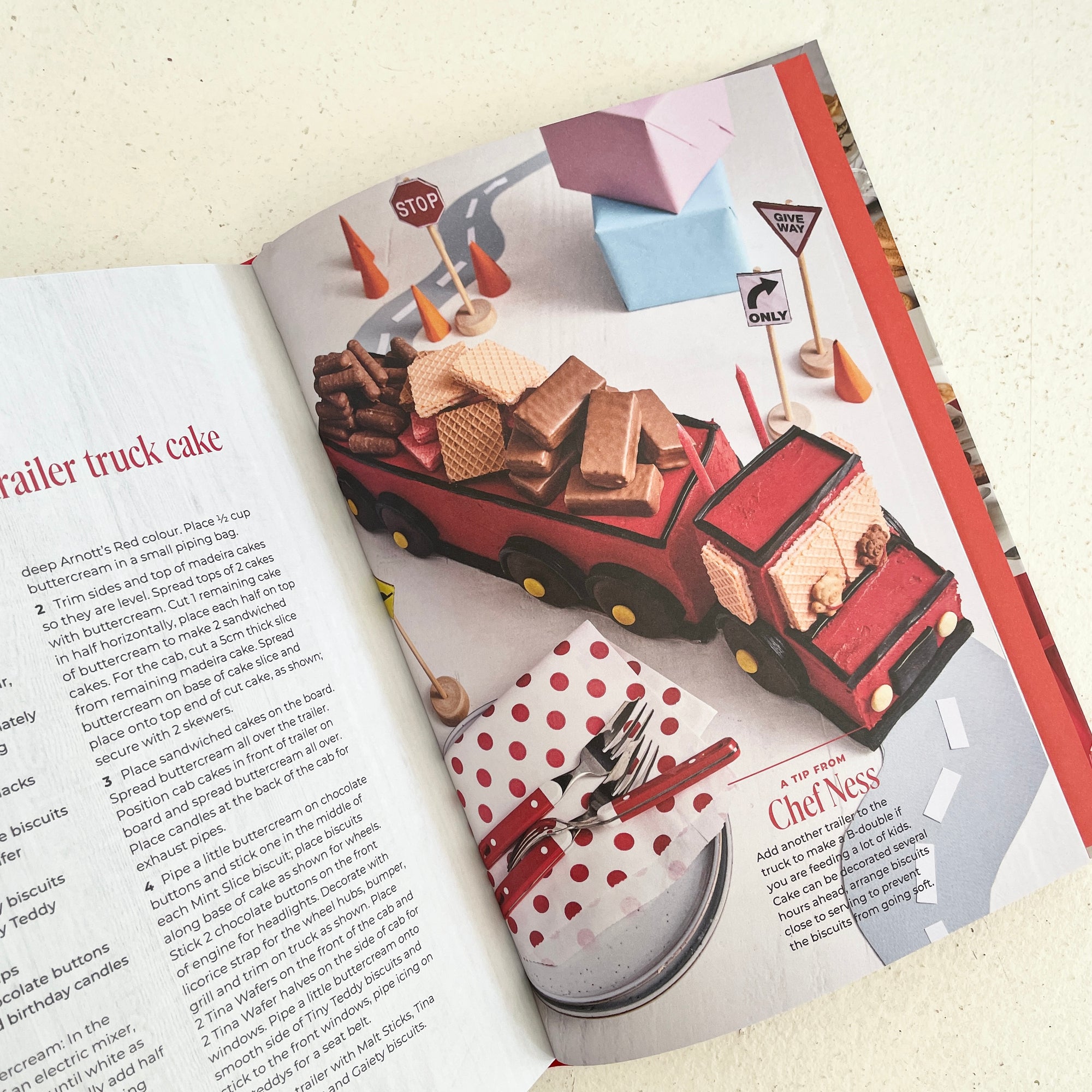 ARNOTT'S: THE COOKBOOK