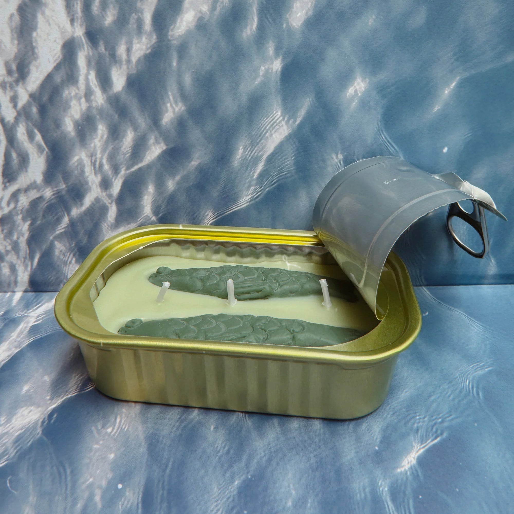 TINNED FISH CANDLE: GREEN TEA AND LEMONGRASS