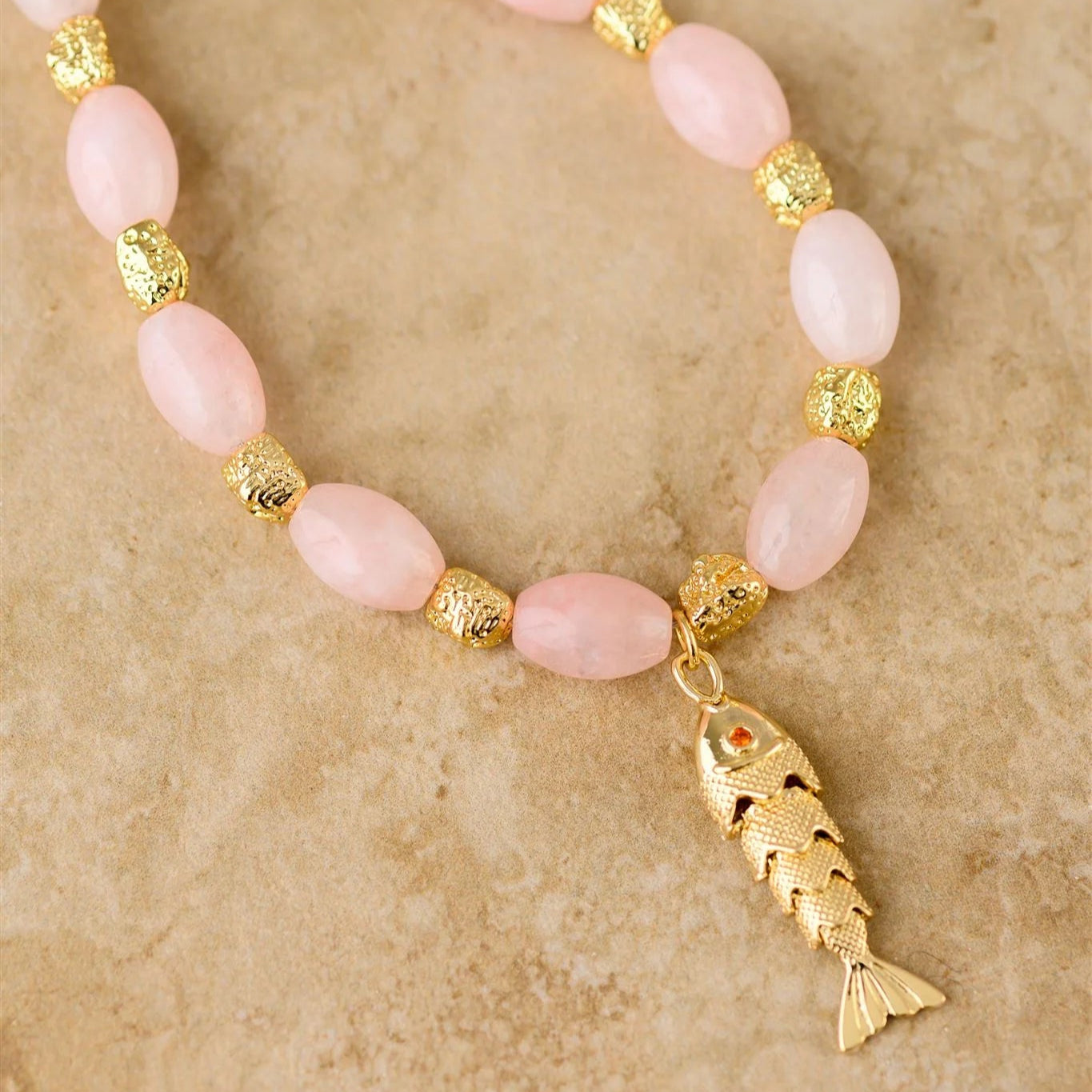 INDIGO & WOLFE GOIA NECKLACE: ROSE