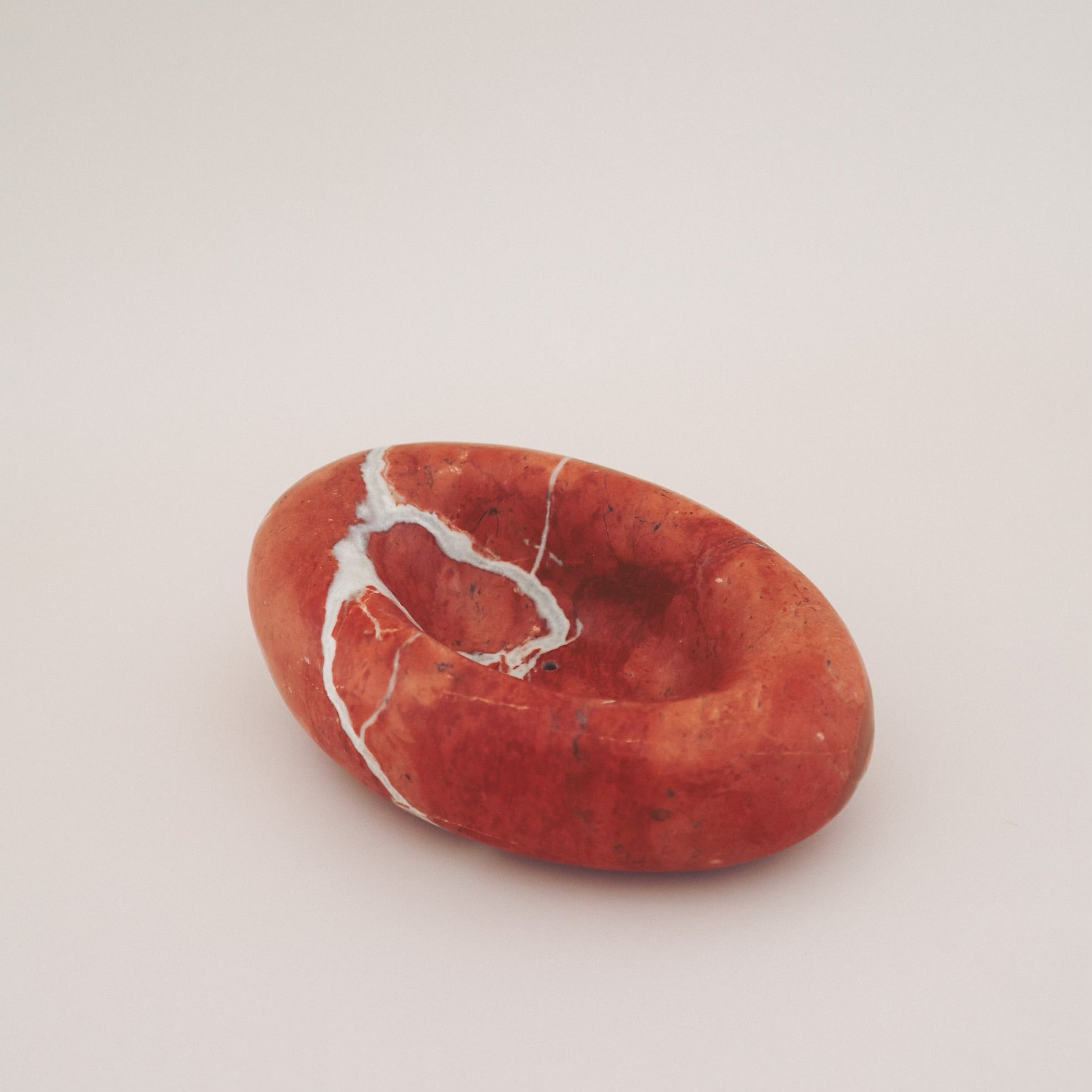 COTHEORY ECLIPSE SCULPTED INCENSE HOLDER BOWL: ROSSO ALICANTE