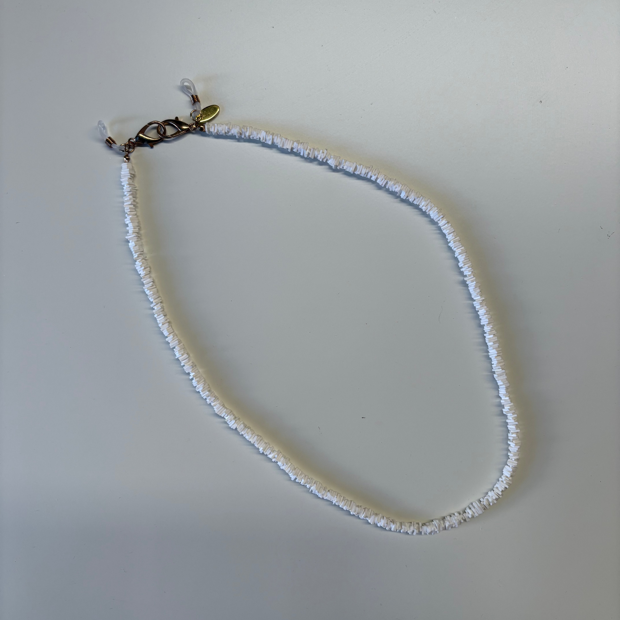 SALTY SAFARI LA MED SUNGLASS CHAIN: SNOW