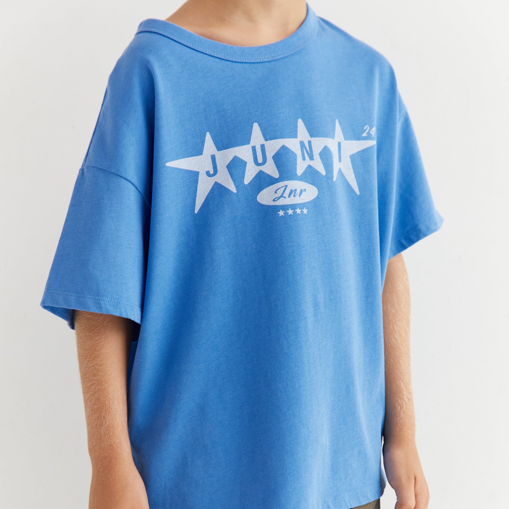JUNI JNR STAR TEE: AZURE