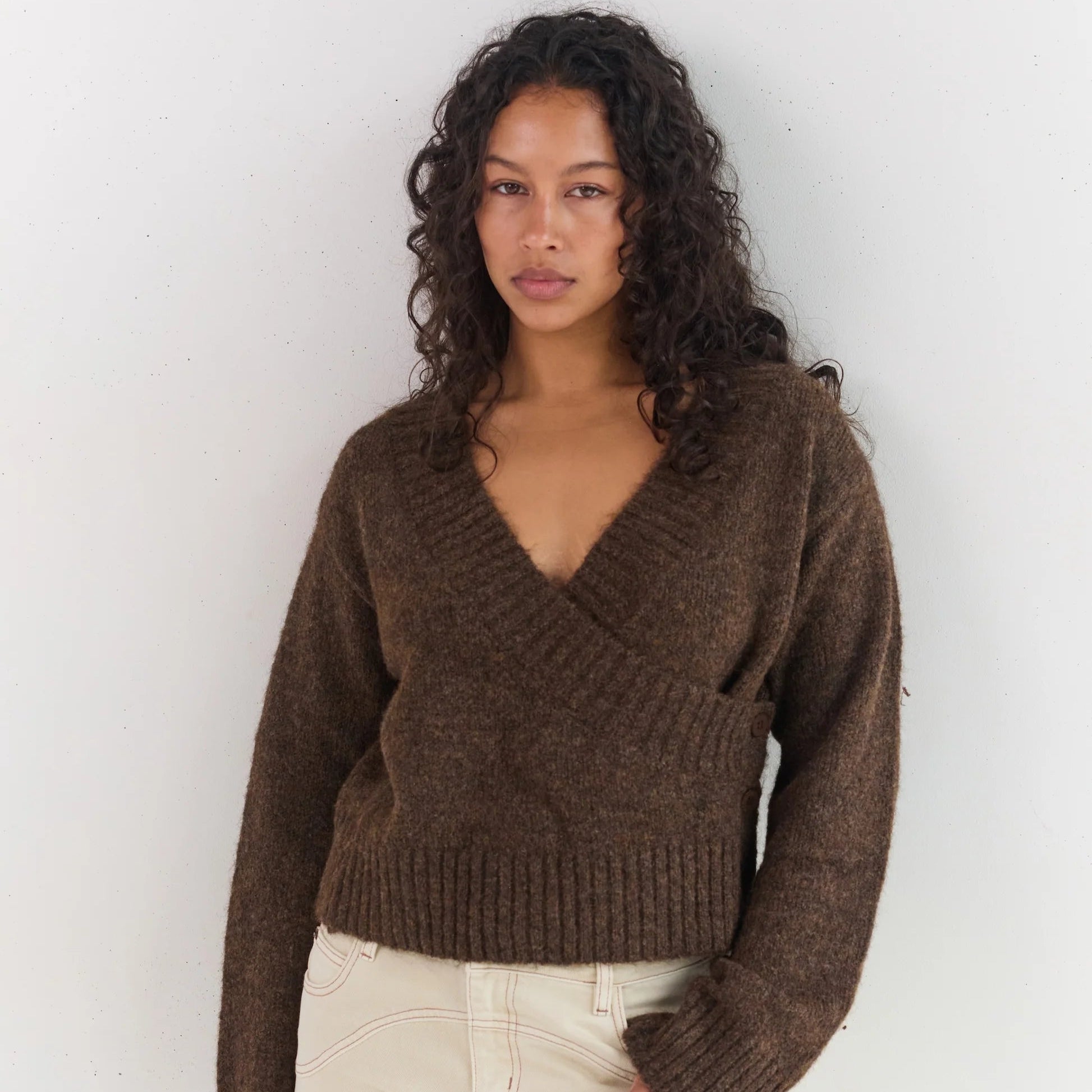 JUNI WOMENS SERENA WRAP CARDIGAN: BRUNETTE