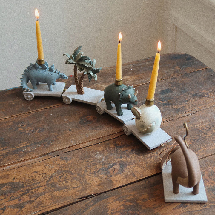 KONGES SLOJD BIRTHDAY TRAIN: DINOMITE
