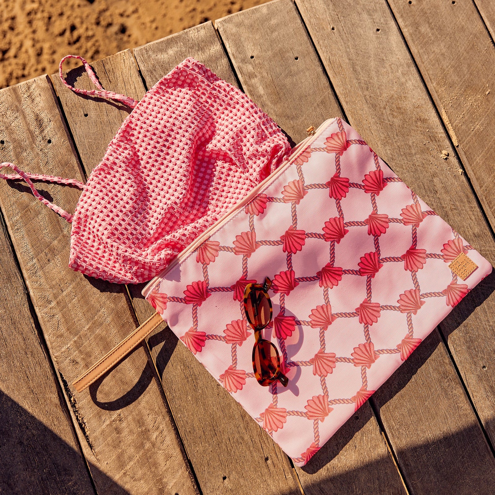 THE SOMEWHERE CO LARGE WET BAG: KEEPSAKES