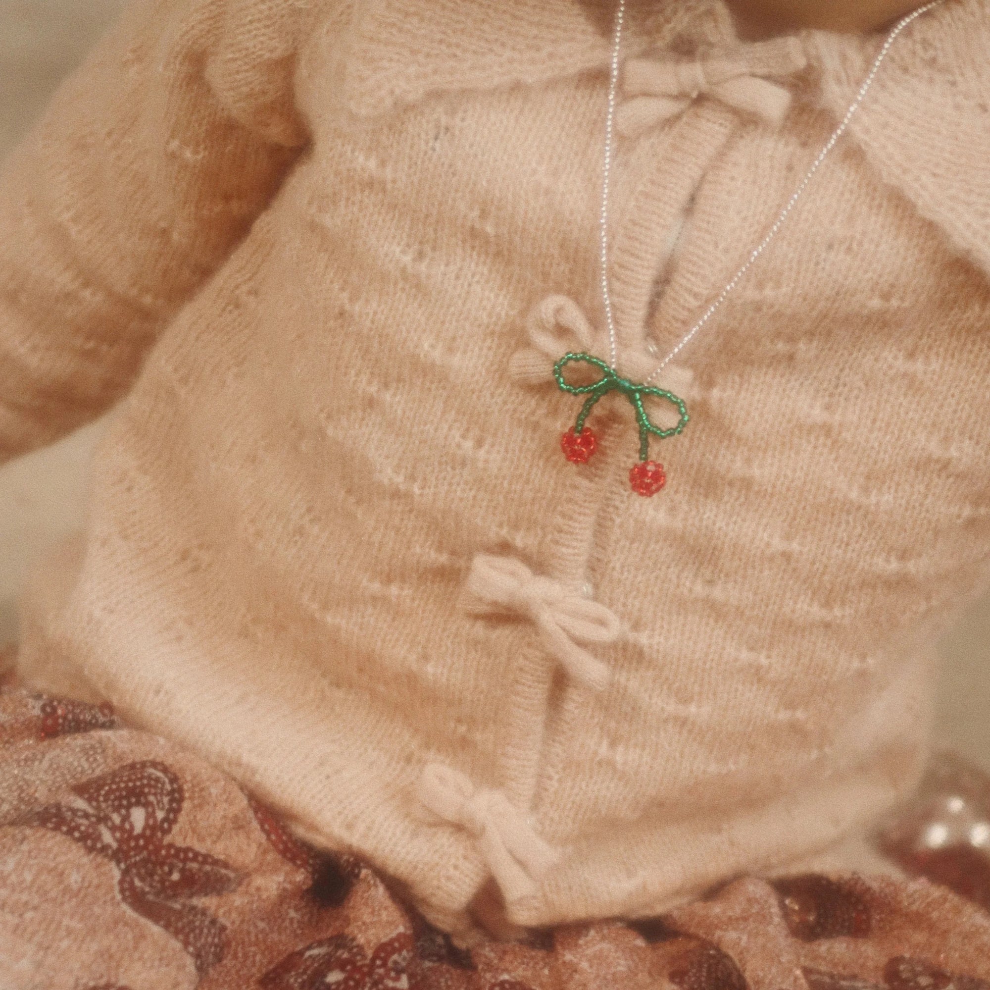 KONGES SLOJD PEARLY NECKLACE & BRACELET 2PC: CHERRY