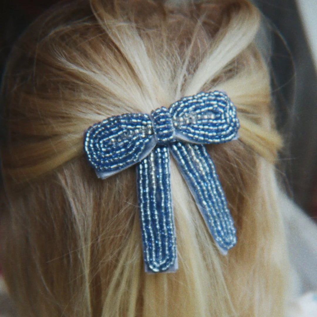 KONGES SLOJD CELEBRATION PEARL BOW HAIR: ASHLEY BLUE