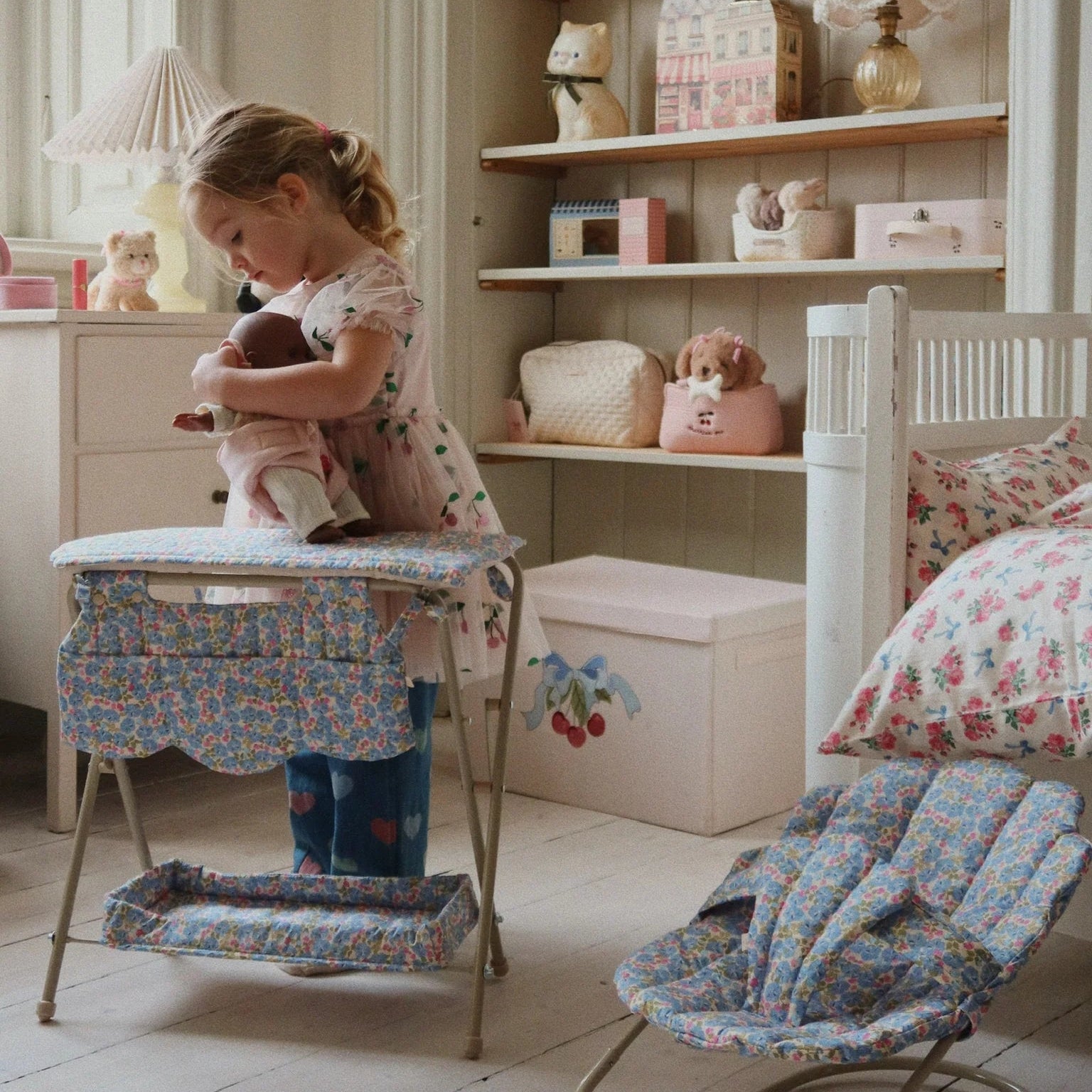 KONGES SLOJD DOLL CHANGING TABLE: FLEUR ROSIER