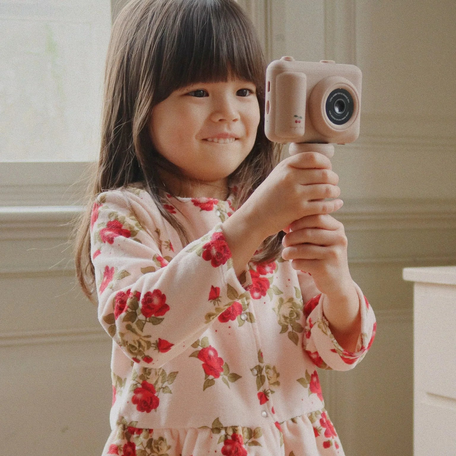 KONGES SLOJD MY FIRST CAMERA: CHERRY