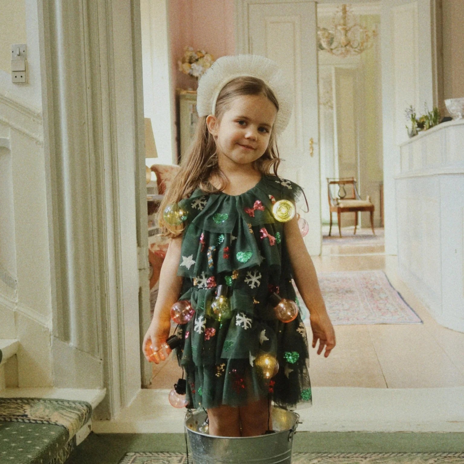 KONGES SLOJD ALETTE COSTUME: BUTTERCREAM