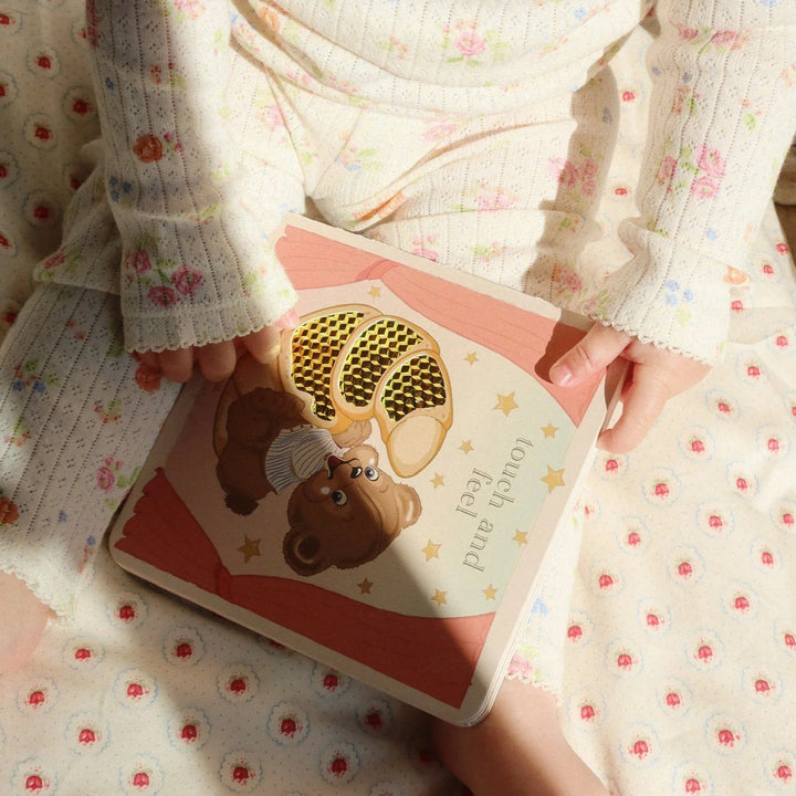KONGES SLOJD TOUCH AND FEEL BOOK: MULTI