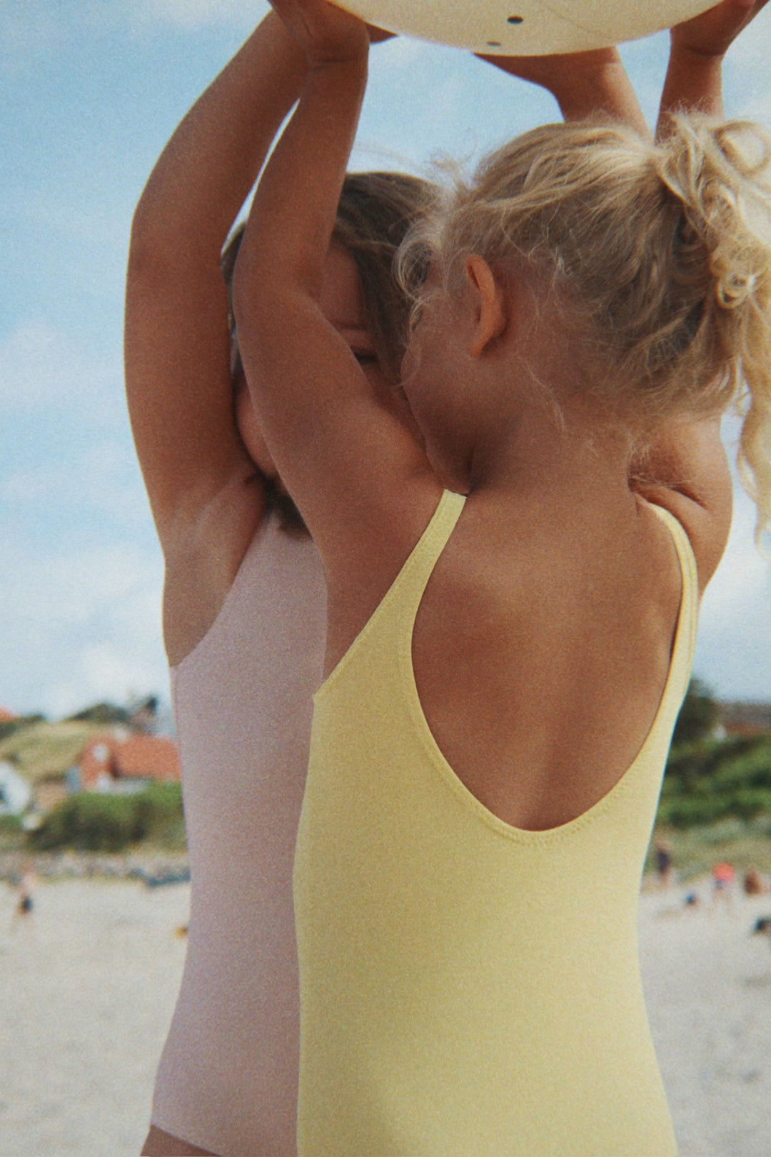 Konges Sløjd Marva Swimsuit mahogany lifestyle