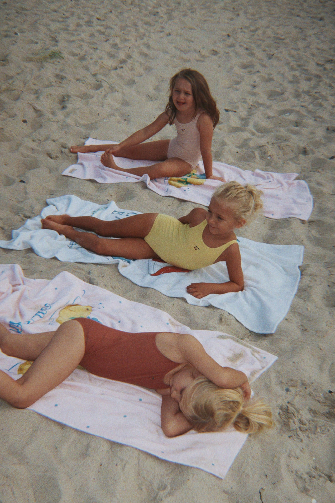 Konges Sløjd Marva Swimsuit mahogany lifestyle