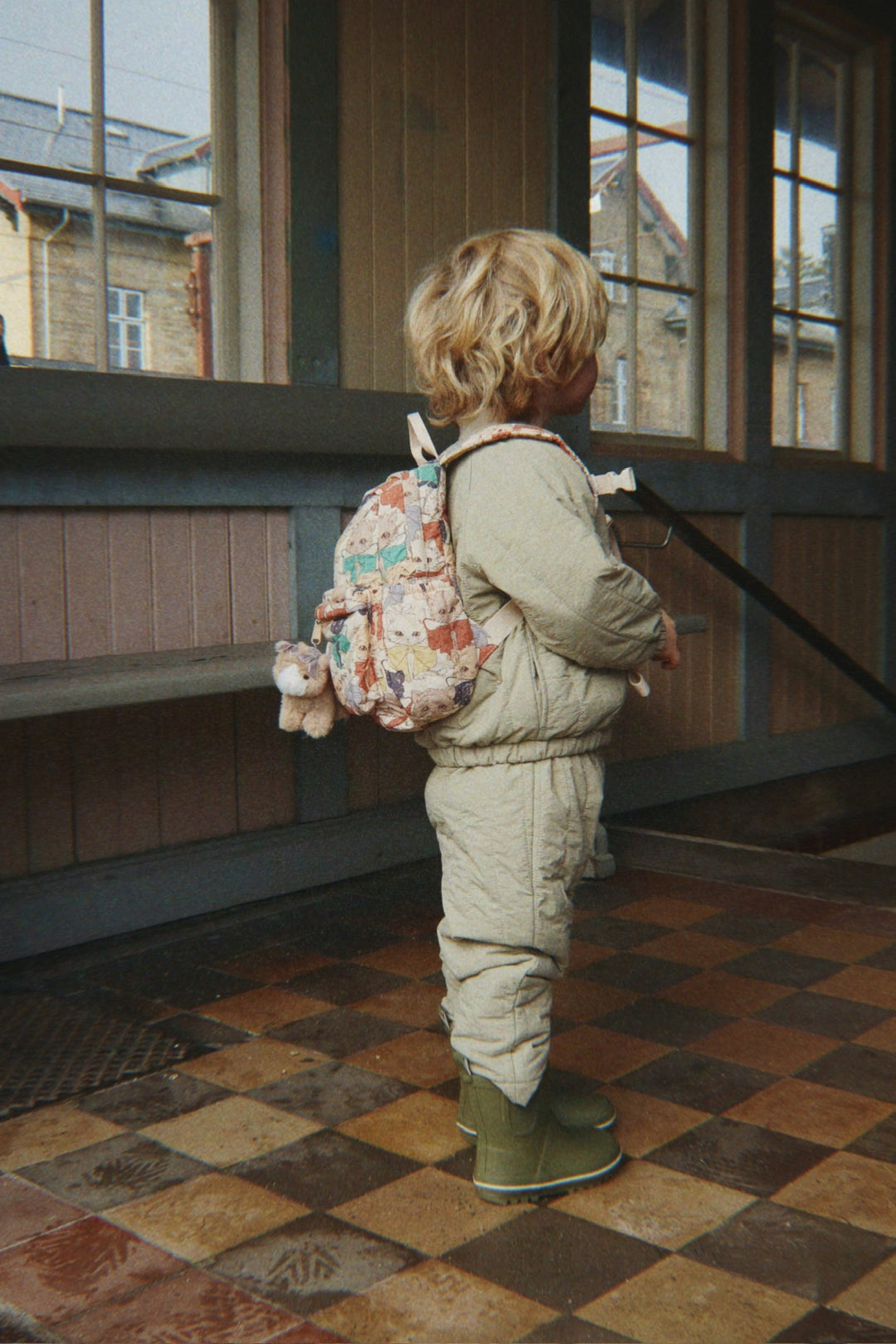 Konges Sløjd Juno Mini Backpack: Like Cats And Dogs - lifestyle