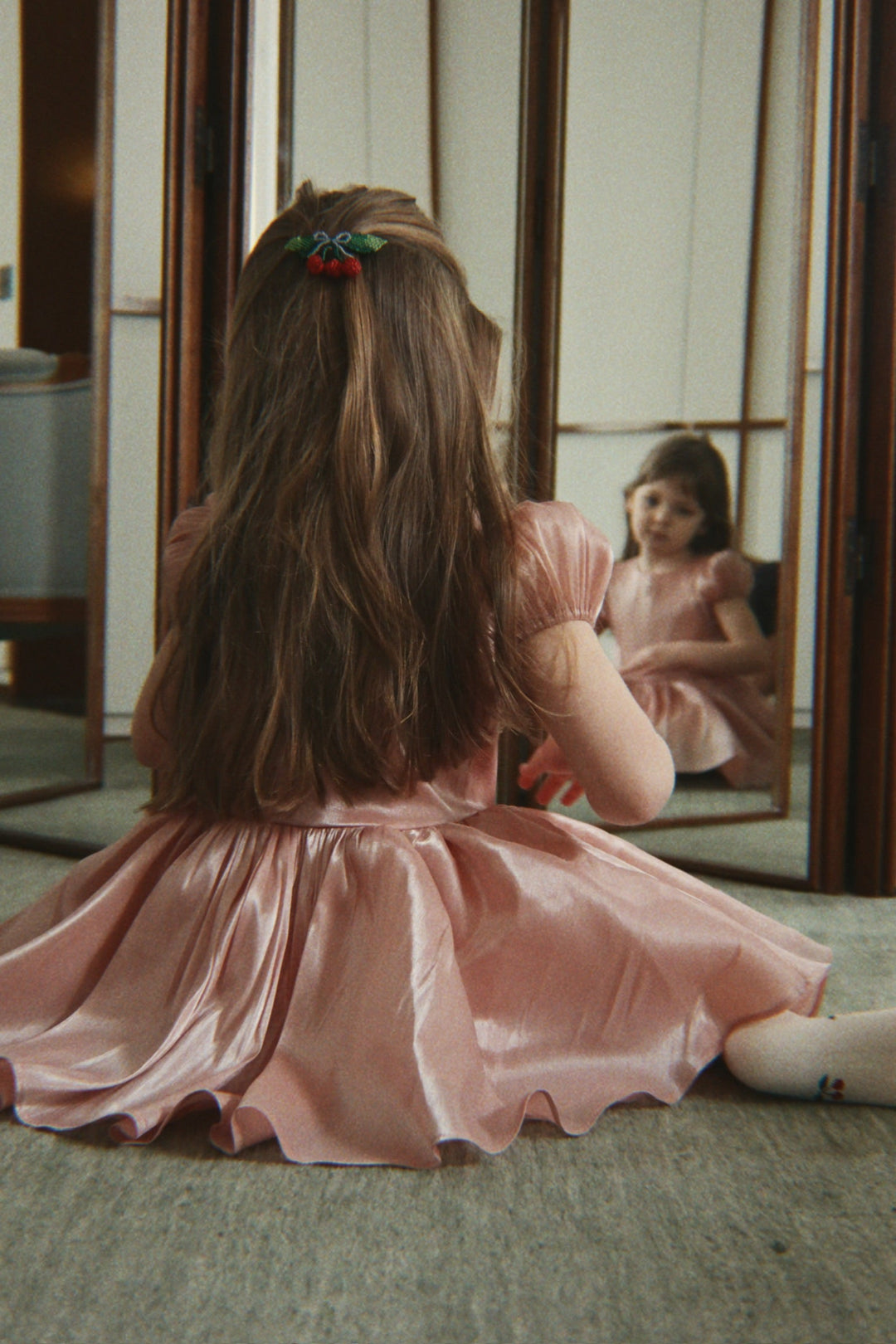 Konges Sløjd Beaded Cherry Bow Big Hair Clip: Cherry - lifestyle