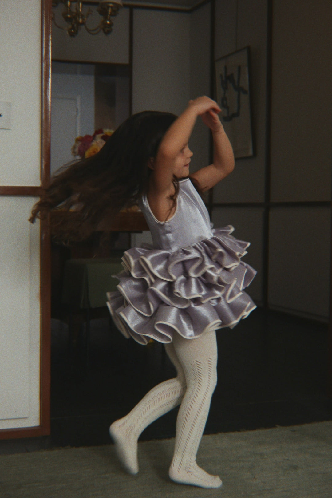 KONGES SLOJD FIA FRILL DRESS GRS: SLEET