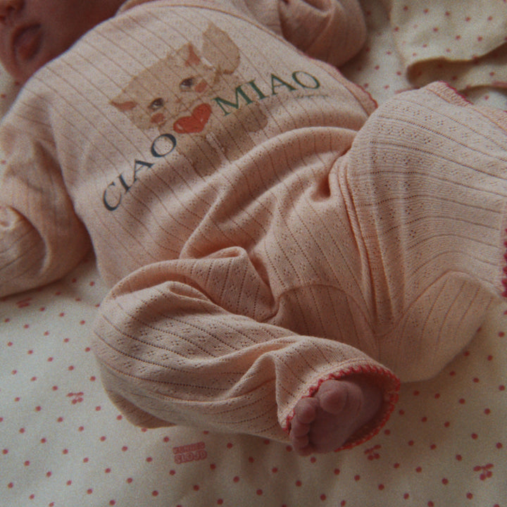 Konges Sløjd Minnie Onesie GOTS Pale Blush - lifestyle