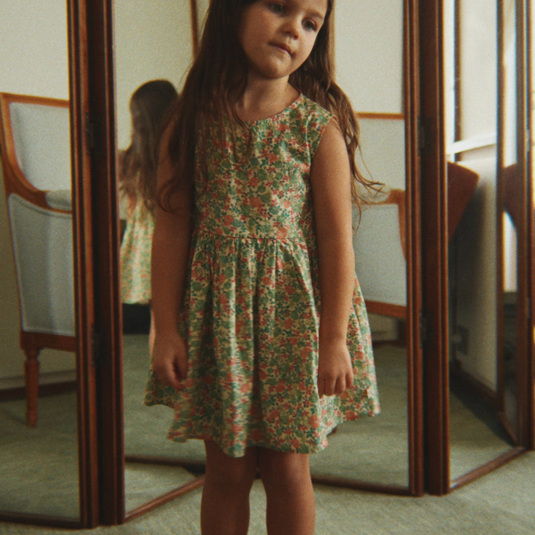 Konges Sløjd Ponza Dress GOTS Carlie Verde - lifestyle
