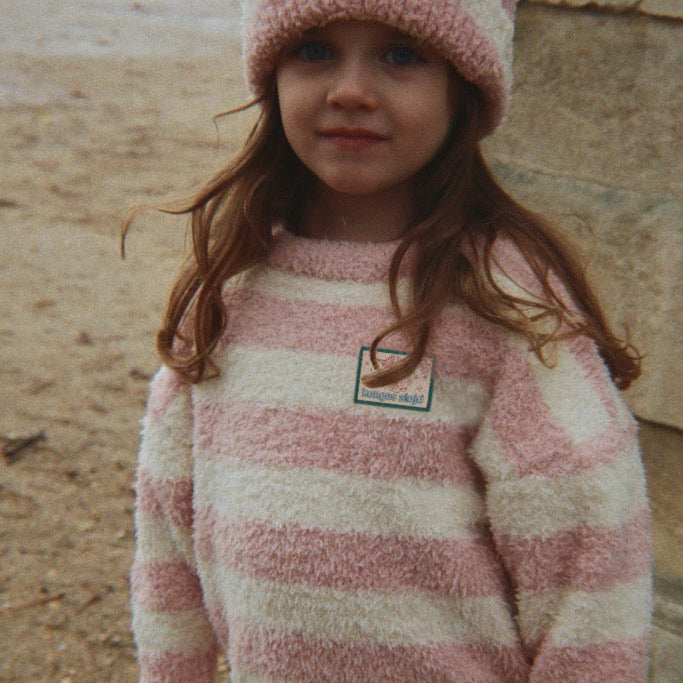 Konges Sløjd Softy Sweater - Rosy Stripe lifestyle photo