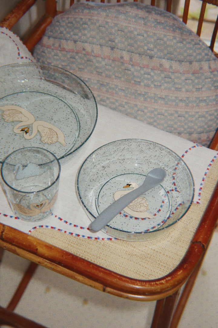 Konges Sløjd Sparkly Dinner Set Swan Blue lifestyle photo
