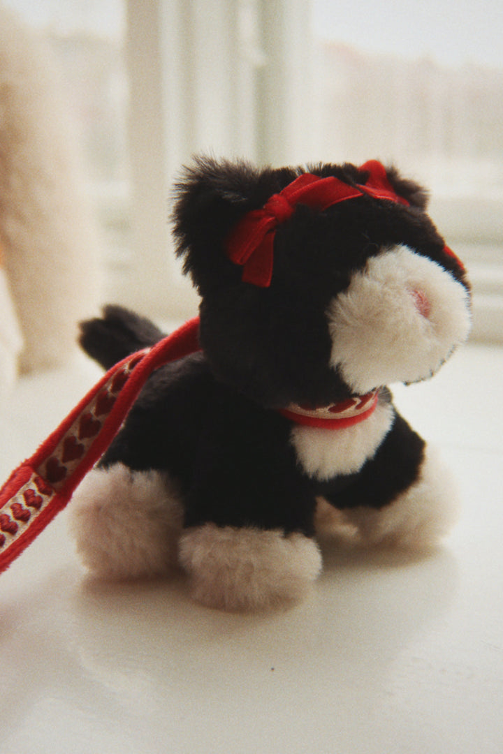 Konges Slojd Pet Kitty: Black Beauty (brand lifestyle)