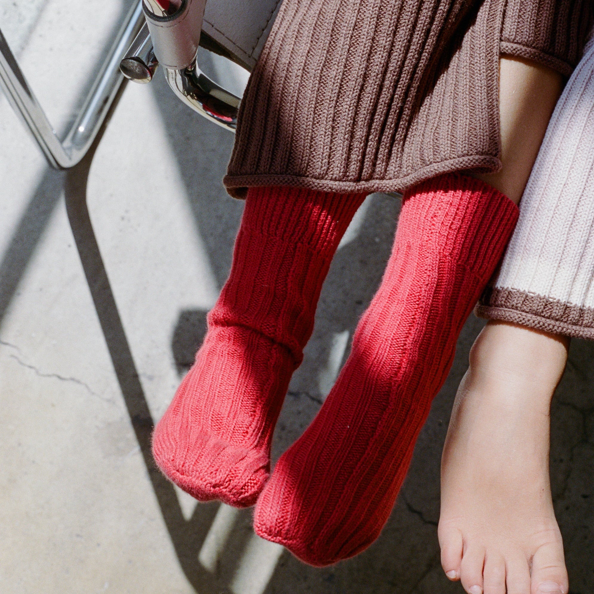 ILLOURA THE LABEL KNIT SOCKS: CHILLI