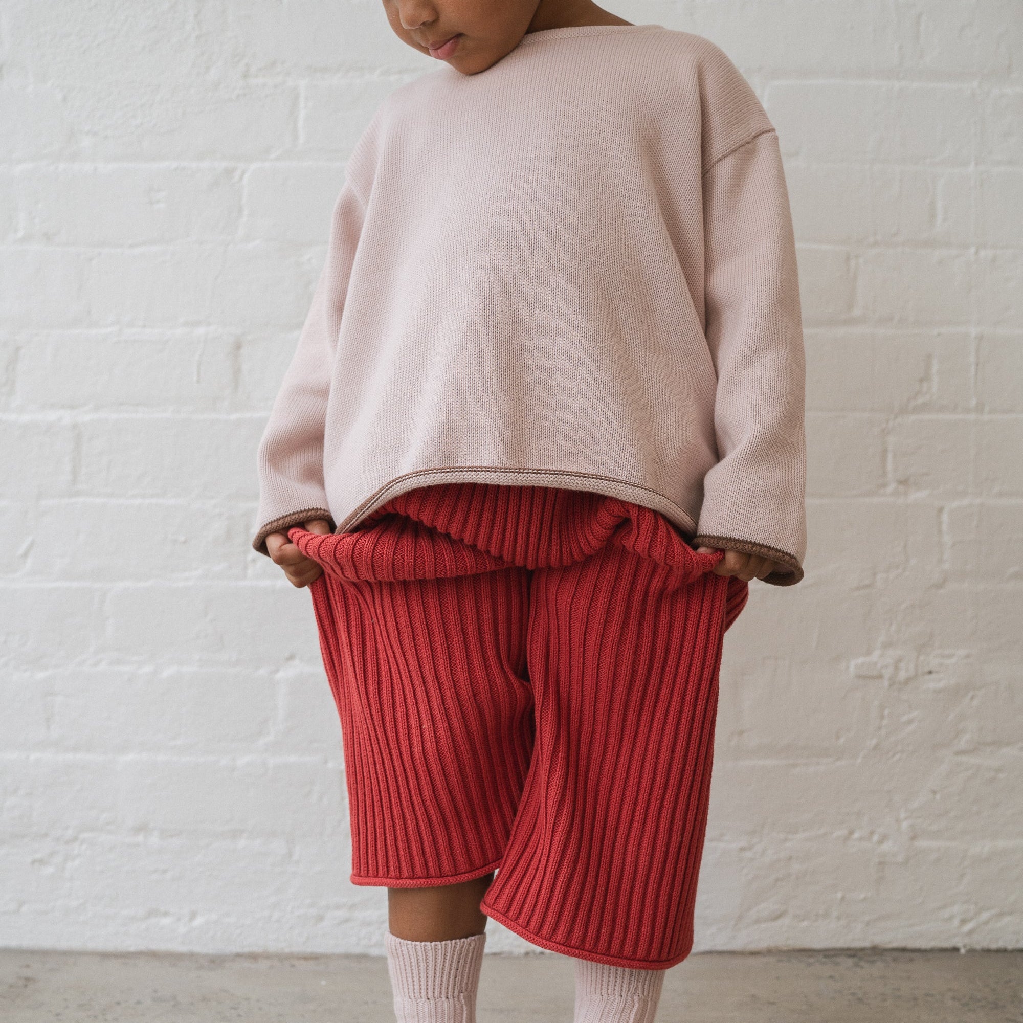 ILLOURA THE LABEL ESSENTIAL KNIT PANTS: CHILLI