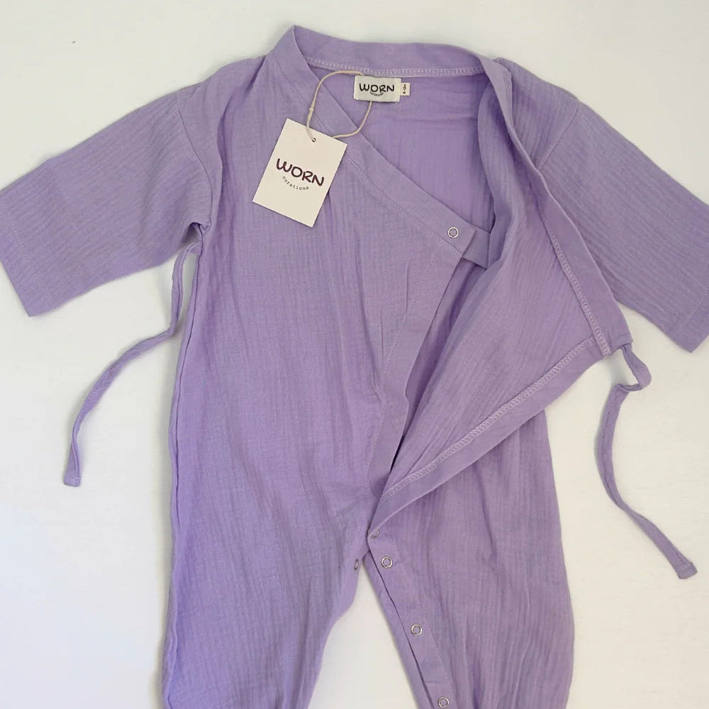 WORN CURATIONS MUSLIN KIMONO ROMPER: LAVENDER