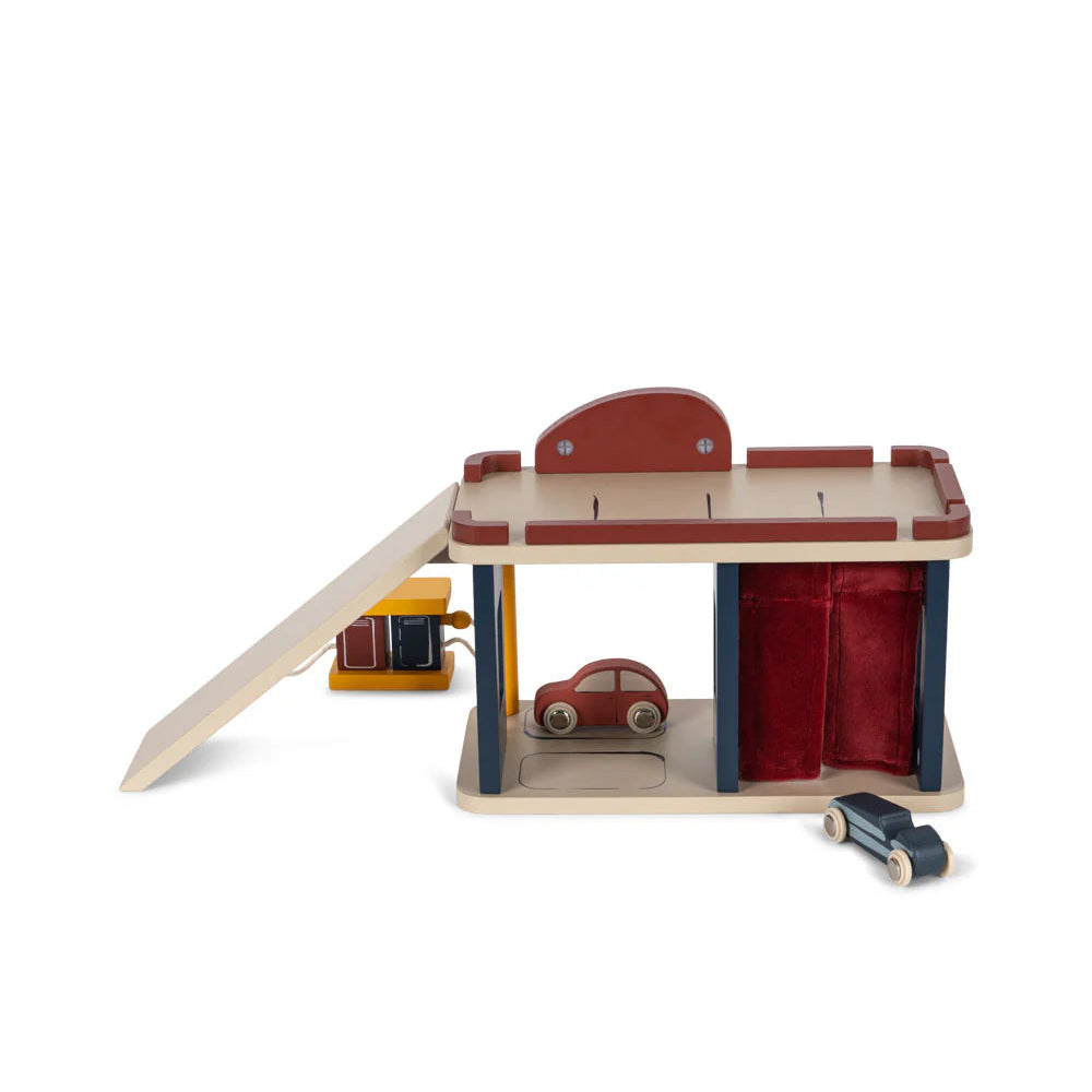 KONGES SLOJD WOODEN CAR WASH