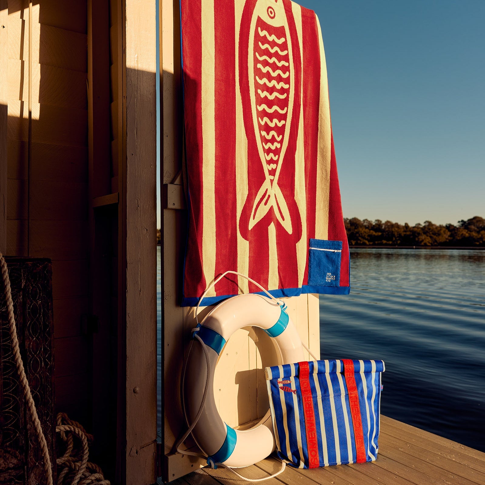 THE SOMEWHERE CO BEACH BAG: OVERBOARD