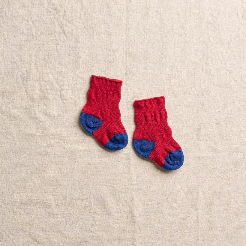 YAHAE ORGANIC COTTON "PLOOT" BABY SOCKS: RED