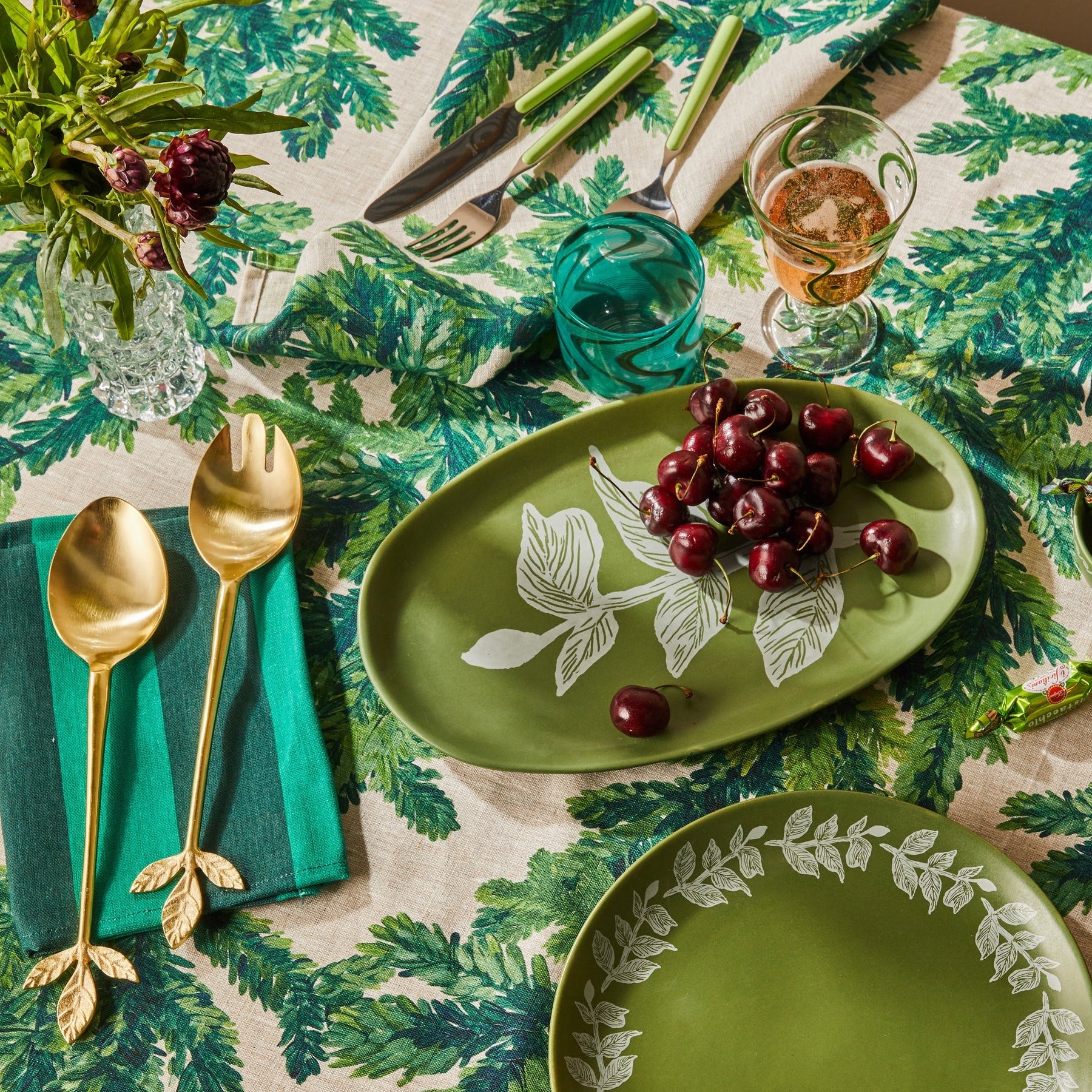 BONNIE AND NEIL LEAVES SALAD SERVERS