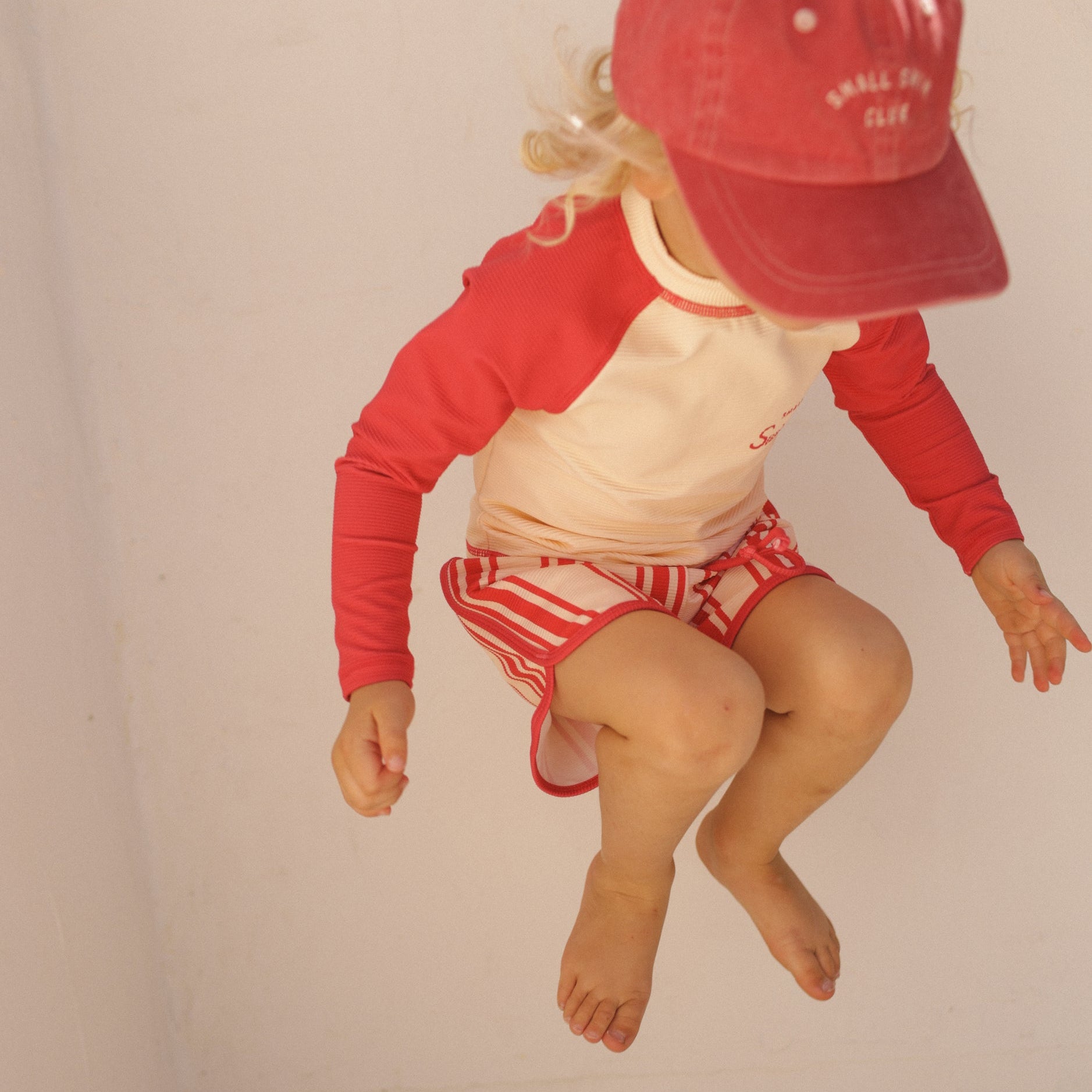 SMALL SWIM CLUB RED RAGLAN RASHIE