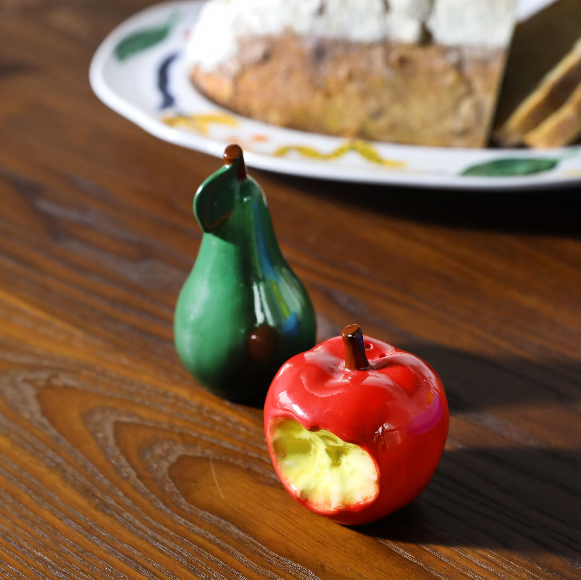 KLEVERING SALT & PEPPER SHAKERS: HAINES APPLE AND PEAR