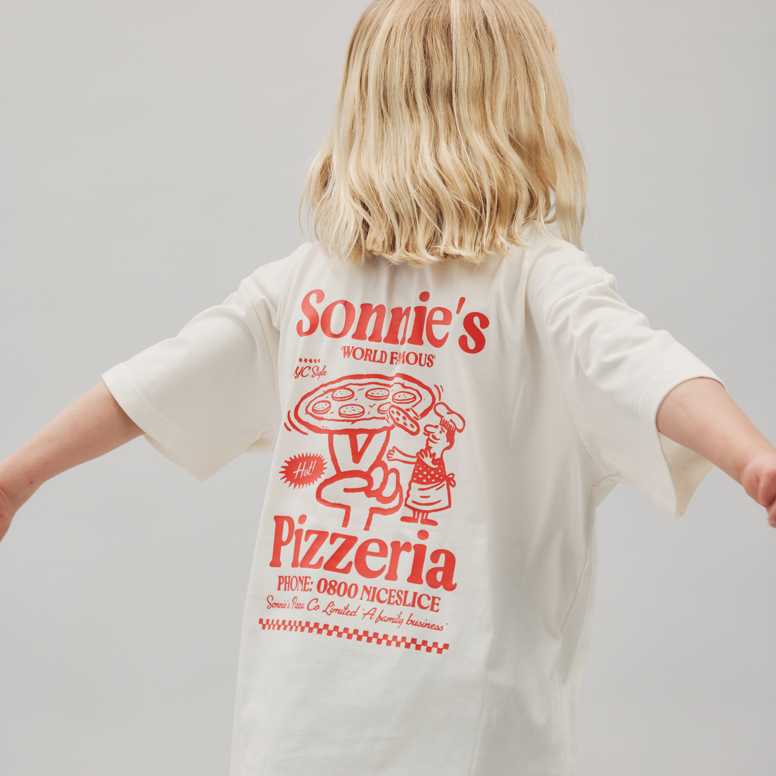 SONNIE PIZZERIA TEE: OFF WHITE