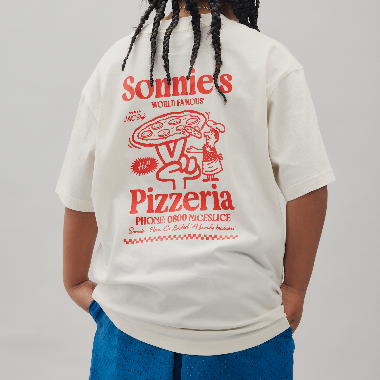 SONNIE PIZZERIA TEE: OFF WHITE