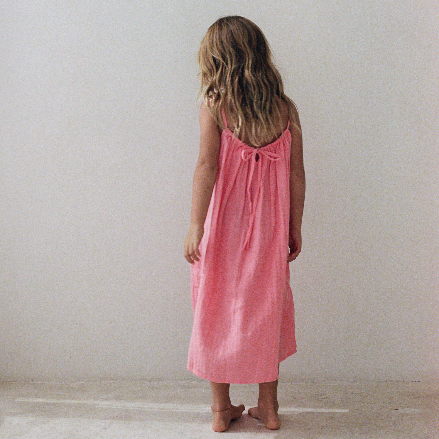 ILLOURA THE LABEL FIELD DRESS: HIBISCUS