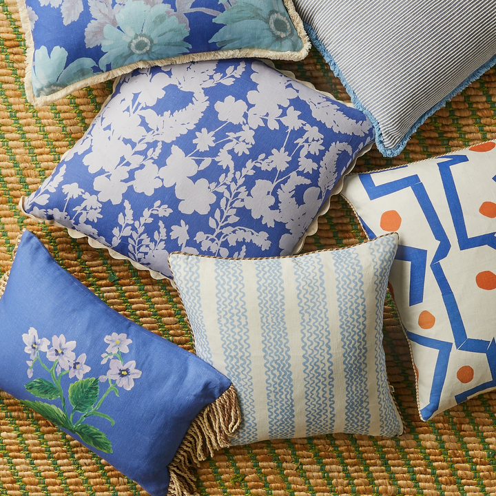 BONNIE AND NEIL COTTAGE GARDEN BLUE CUSHION: 60X40CM